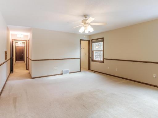 2020 16th St NE-221.jpg