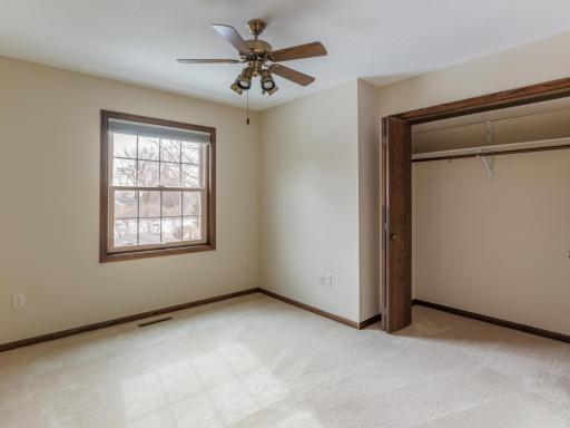 2020 16th St NE-227.jpg