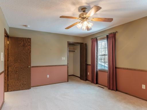 2020 16th St NE-226.jpg