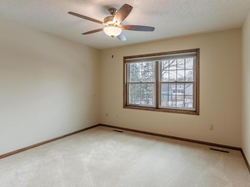 2020 16th St NE-230.jpg