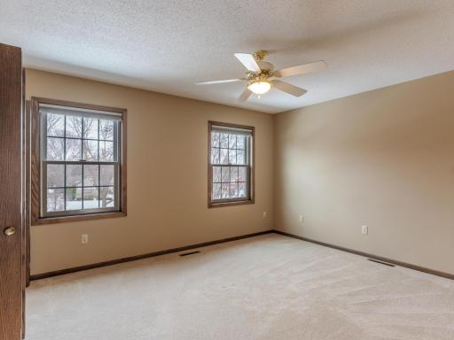 2020 16th St NE-232.jpg