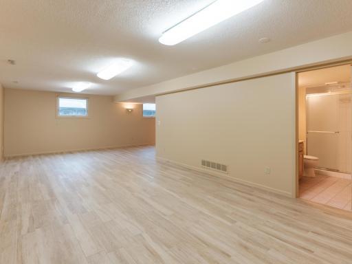 2020 16th St NE-234.jpg