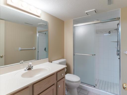 2020 16th St NE-237.jpg