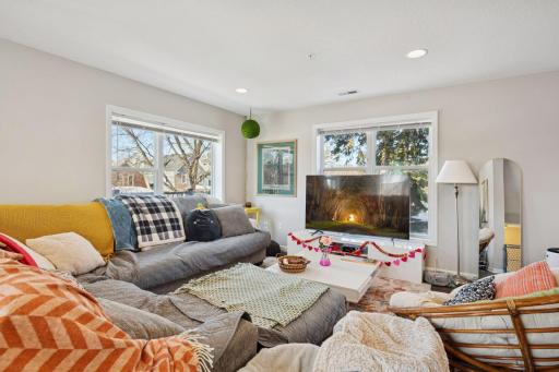 2449 Lyndale Avenue S, Minneapolis, MN 55405