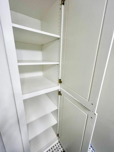 Linen closet in the ensuite