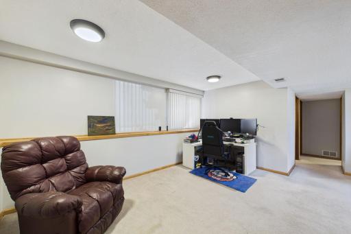 1823 Houle Circle, Hugo, MN 55038