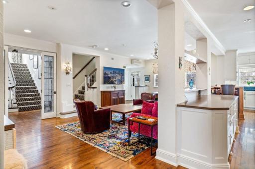 1014 Mount Curve Avenue, Minneapolis, MN 55403