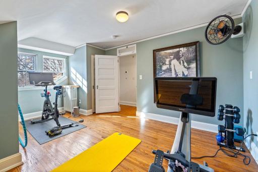 1014 Mount Curve Avenue, Minneapolis, MN 55403