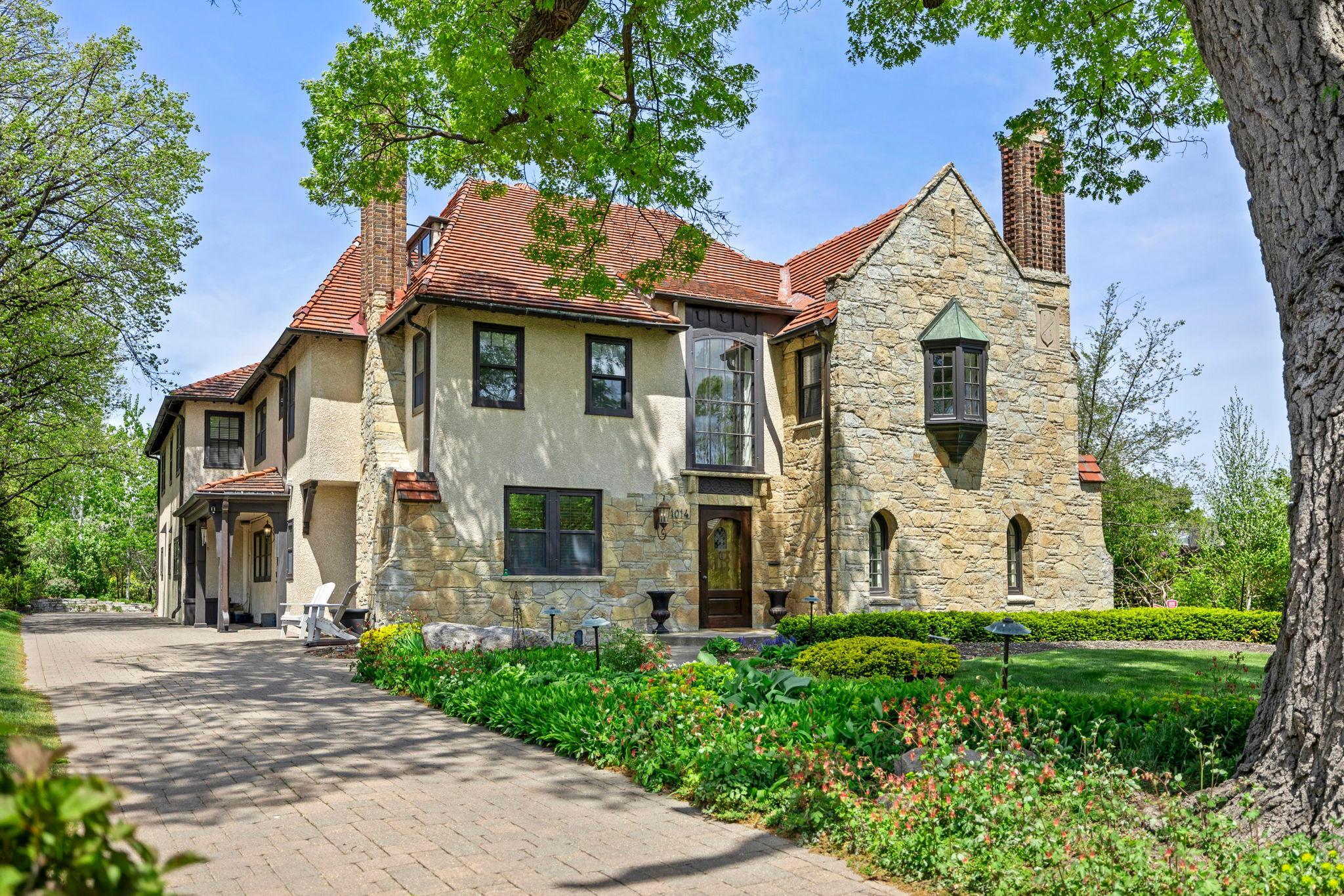Lowry Hill Jewel