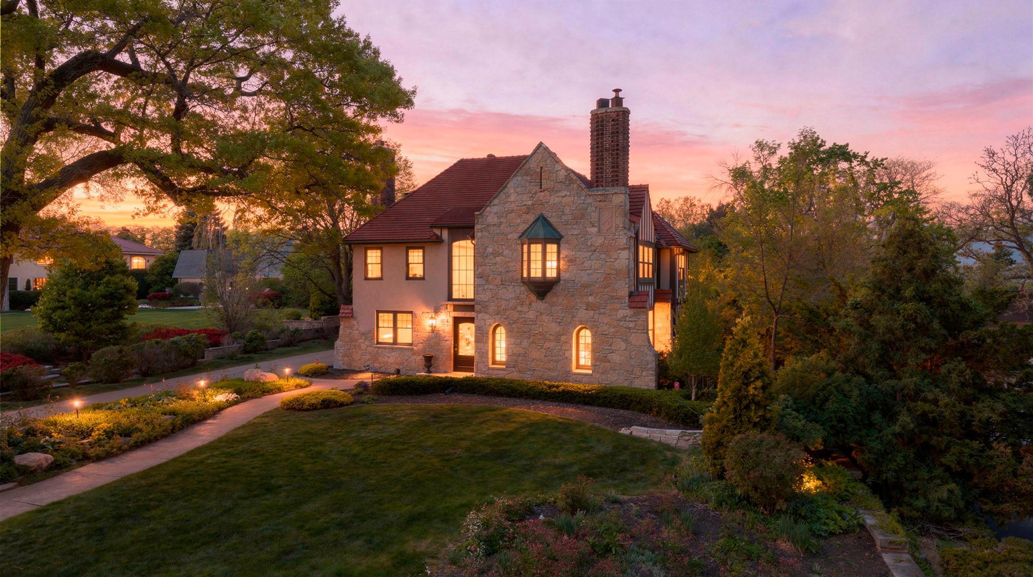 Sunset at 1014 Mount Curve
