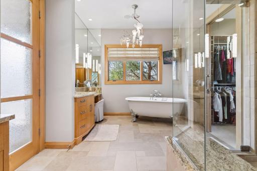 700 Hidden Creek Trail, Saint Paul, MN 55118