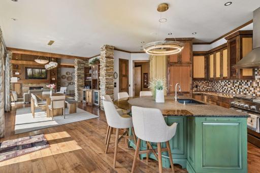 700 Hidden Creek Trail, Saint Paul, MN 55118