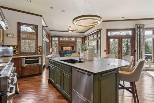 700 Hidden Creek Trail, Saint Paul, MN 55118