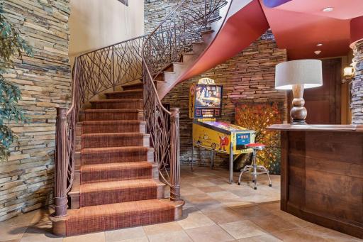 700 Hidden Creek Trail, Saint Paul, MN 55118