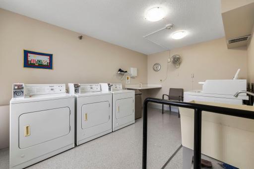 25-web-or-mls-7600 Golden Valley Rd -72.jpg