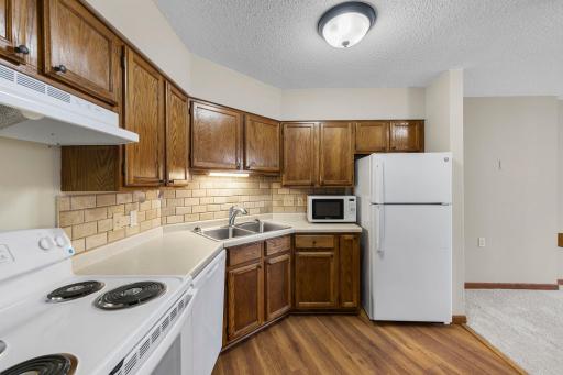 12-web-or-mls-7600 Golden Valley Rd -7.jpg