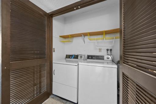 5120 W 102nd Street, 204, Minneapolis, MN 55437
