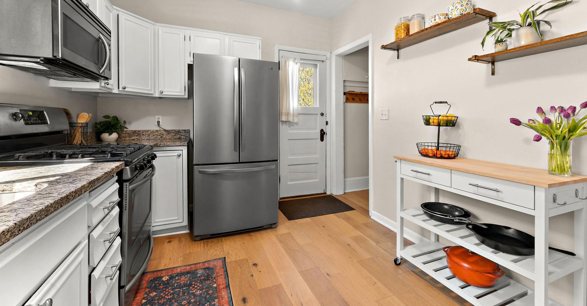Lovely, easy to clean kitchen floor installed in 2022.