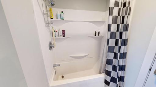 201 4 Street SW, Willmar, MN 56201