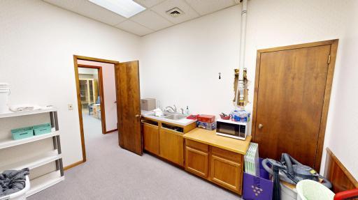 201 4 Street SW, Willmar, MN 56201