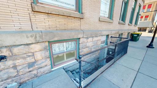 201 4 Street SW, Willmar, MN 56201