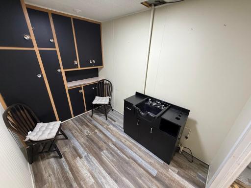 201 4 Street SW, Willmar, MN 56201