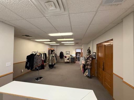 201 4 Street SW, Willmar, MN 56201