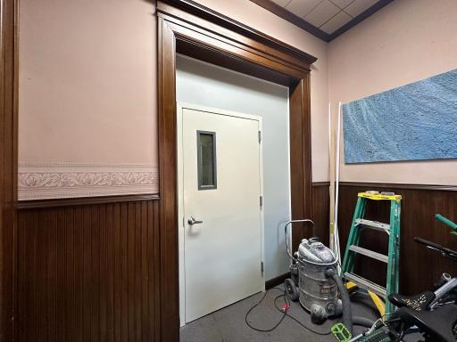 201 4 Street SW, Willmar, MN 56201