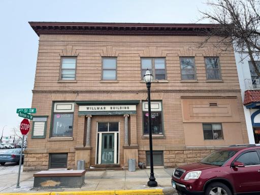 201 4 Street SW, Willmar, MN 56201