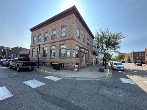 201 4 Street SW, Willmar, MN 56201