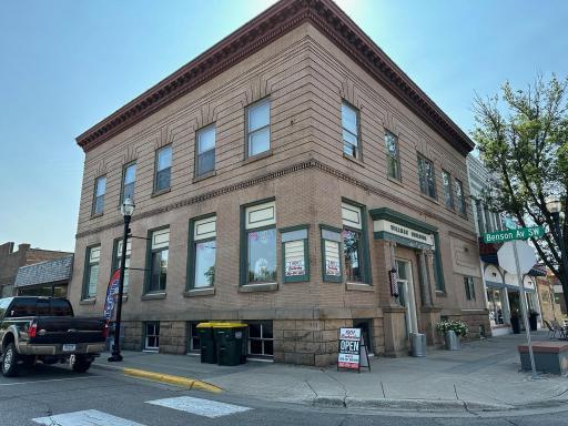 201 4 Street SW, Willmar, MN 56201