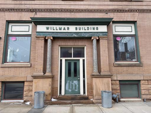 201 4 Street SW, Willmar, MN 56201