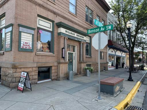 201 4 Street SW, Willmar, MN 56201