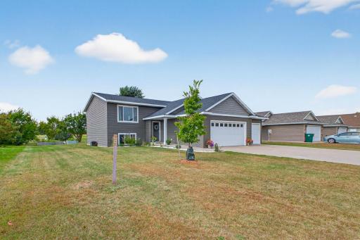 190 Red School Lane, Kellogg, MN 55945