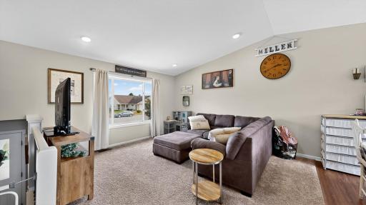 190 Red School Lane, Kellogg, MN 55945