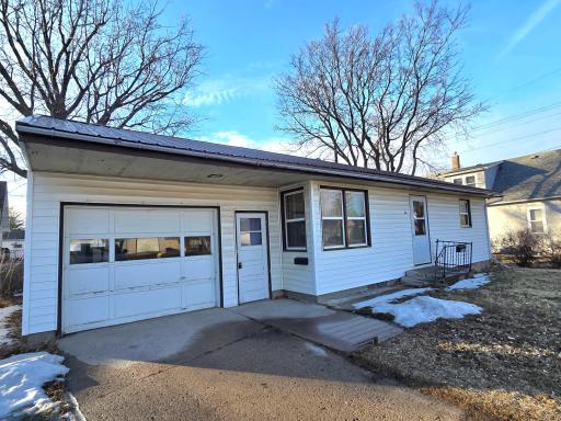 Vinyl siding, new Gerkin windows, & new steel roof