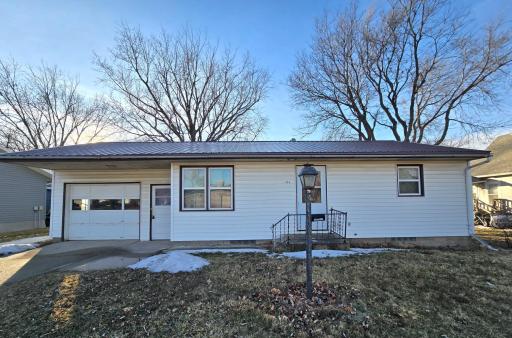 106 8th Avenue NW, Pipestone, MN 56164
