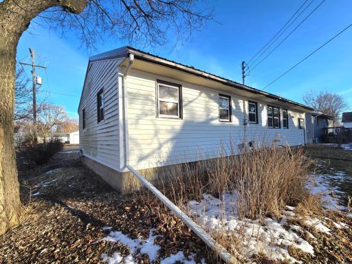 106 8th Avenue NW, Pipestone, MN 56164