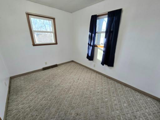 106 8th Avenue NW, Pipestone, MN 56164