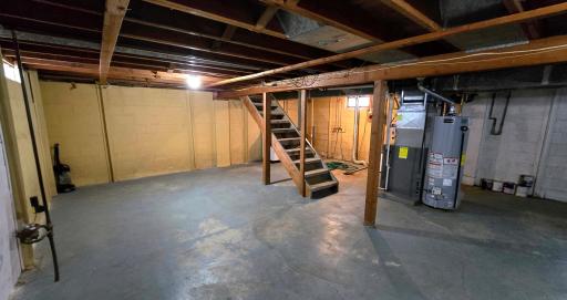 Full unfinished basement- concrete block with steel braces