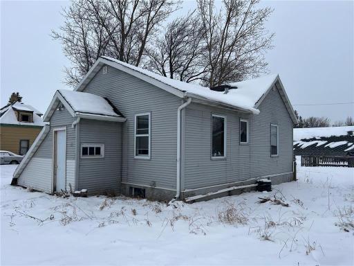 118 1st Street S, Mentor, MN 56736