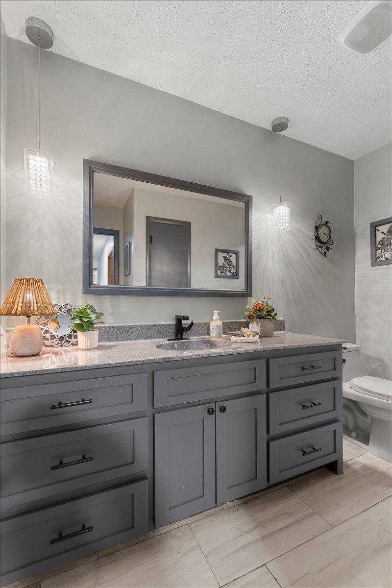 Main floor full bath