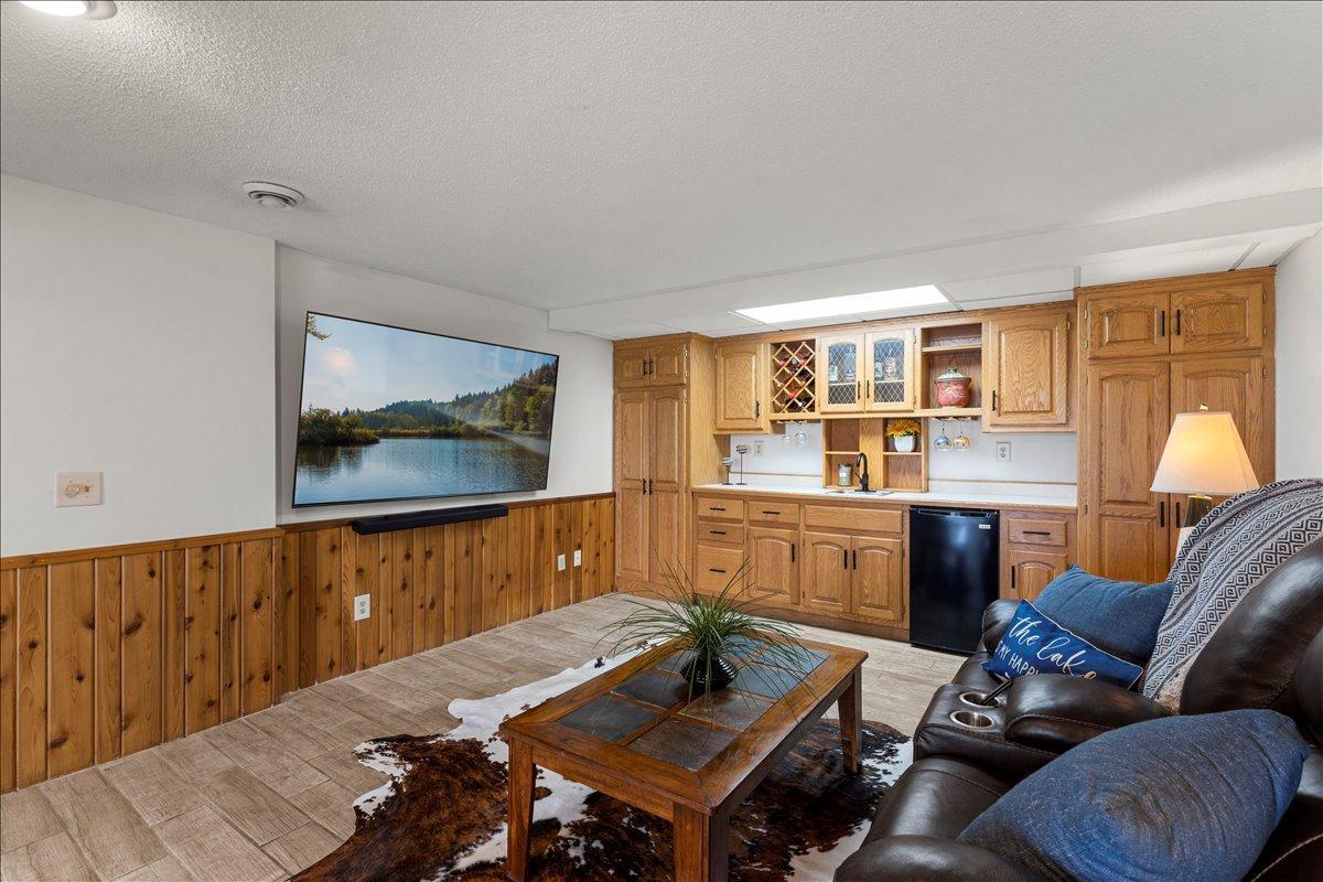 Lower level entertainment area