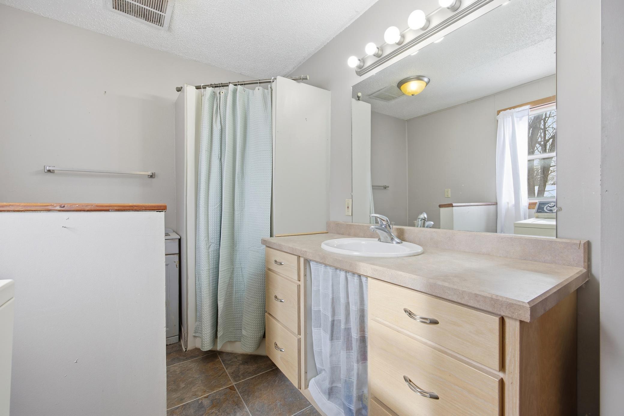 Bathroom/Laundry