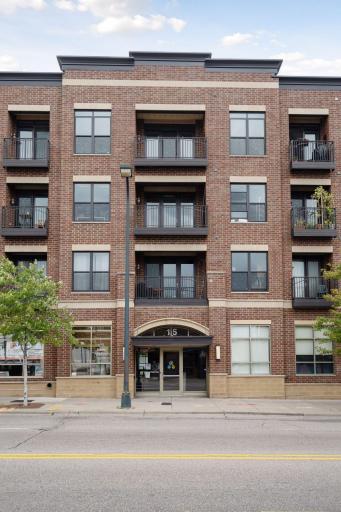 15 East Franklin Avenue - Spacecrafting - 0037.jpg