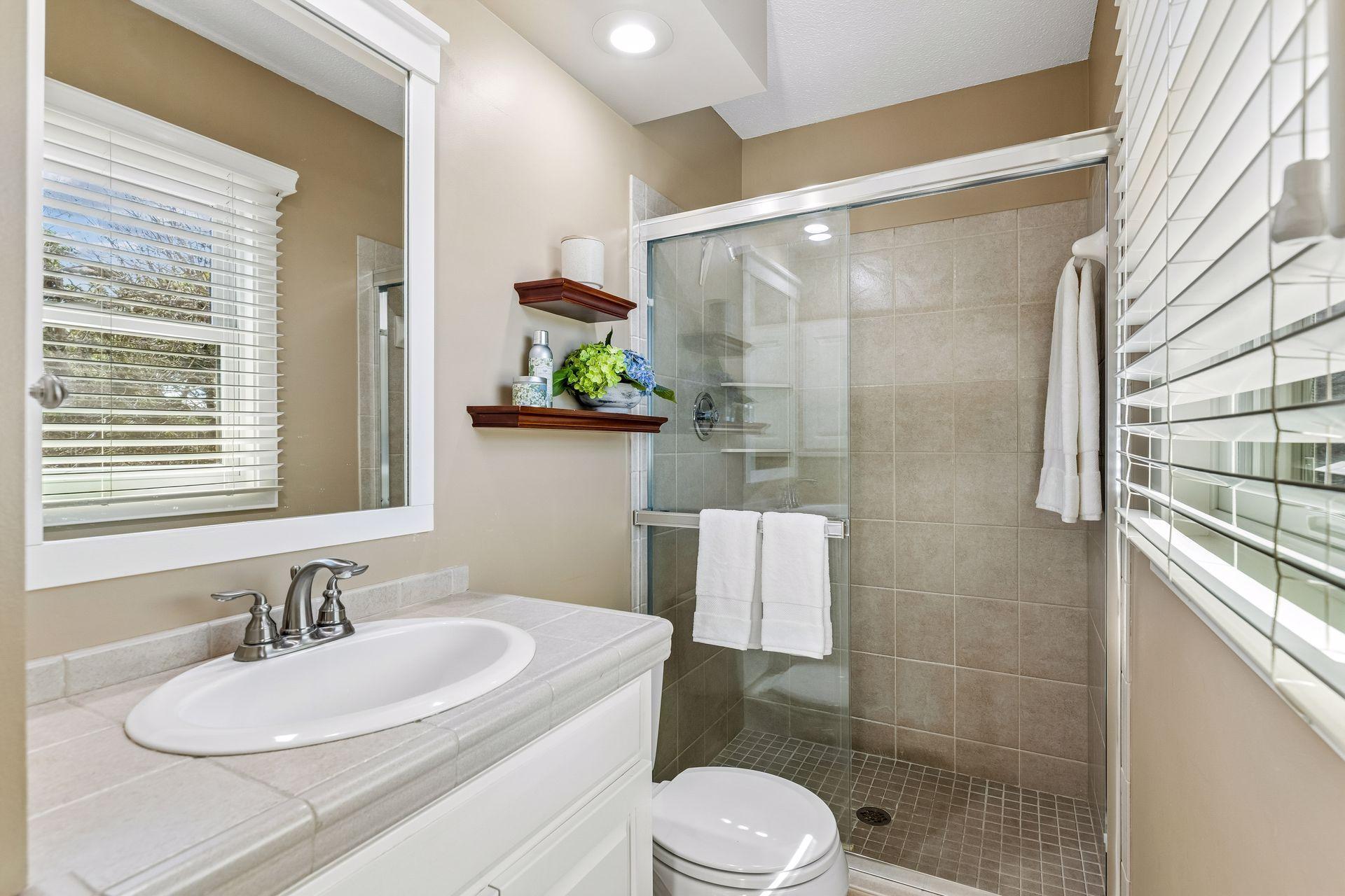 Owner's Private 3/4 bath