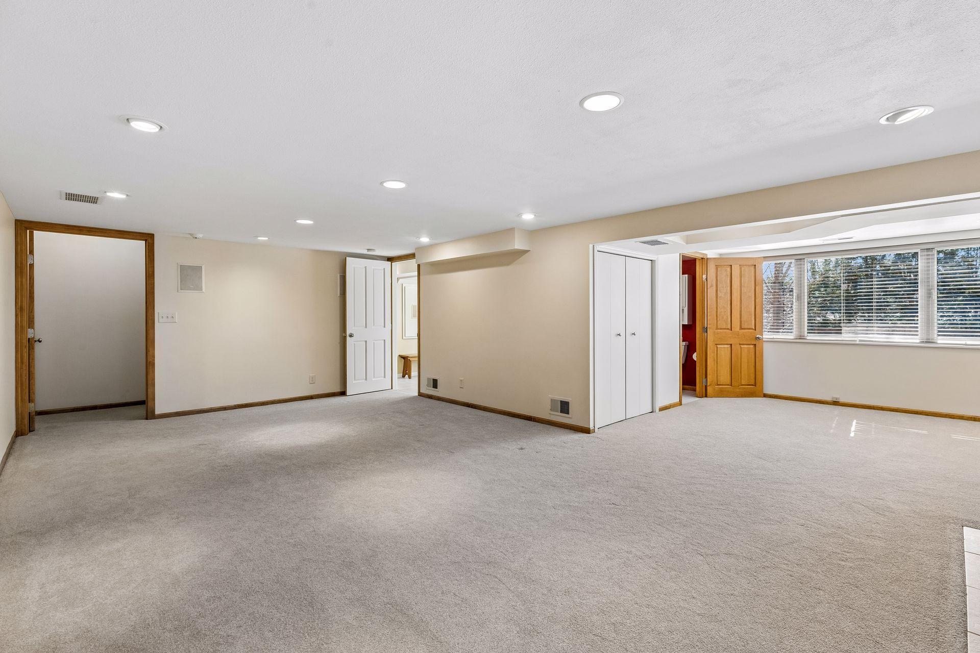 The amusement room is connected to a perfect game, office or guest area.