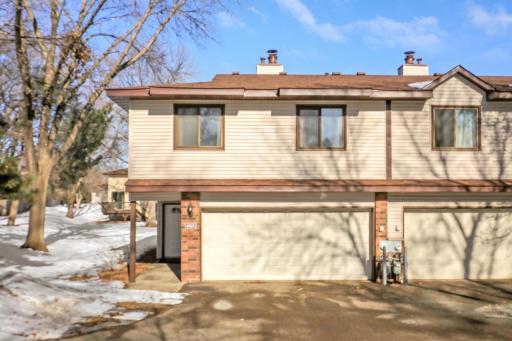 8525 Maplebrook Parkway N, Minneapolis, MN 55445