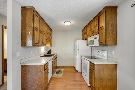 8525 Maplebrook Parkway N, Minneapolis, MN 55445