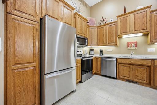 3250 40 Avenue S, F, Fargo, ND 58104